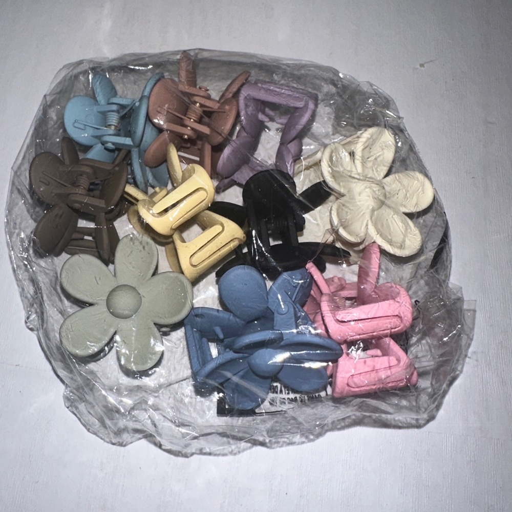 Mini flower hair clips